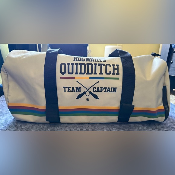 Wizarding World of Harry Potter Quidditch Captain 21” Gym/Duffle Bag-NWT